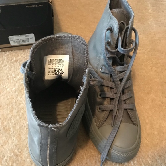 Converse Hi-Tops - Picture 5 of 8